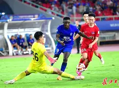 开云中国-今夜武汉三镇战术微调：社区盾节点到来，目标明确，阵容厚度经受考验