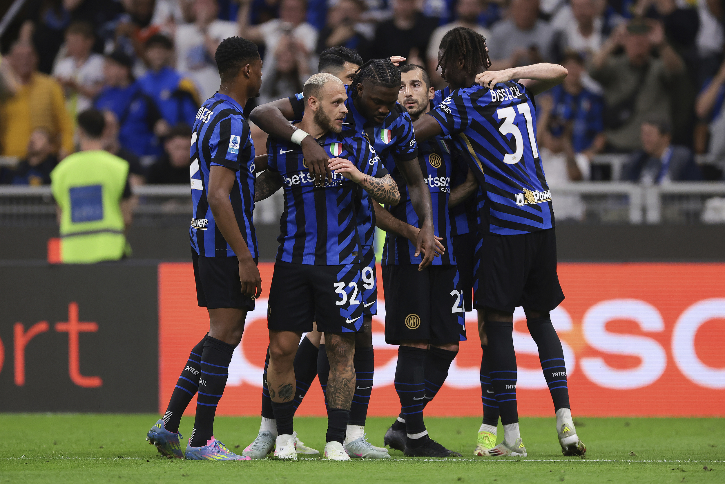 官方在线-西甲赛程吃紧，AC米兰今晚再遭质疑，话题不断，医务组通报恢复