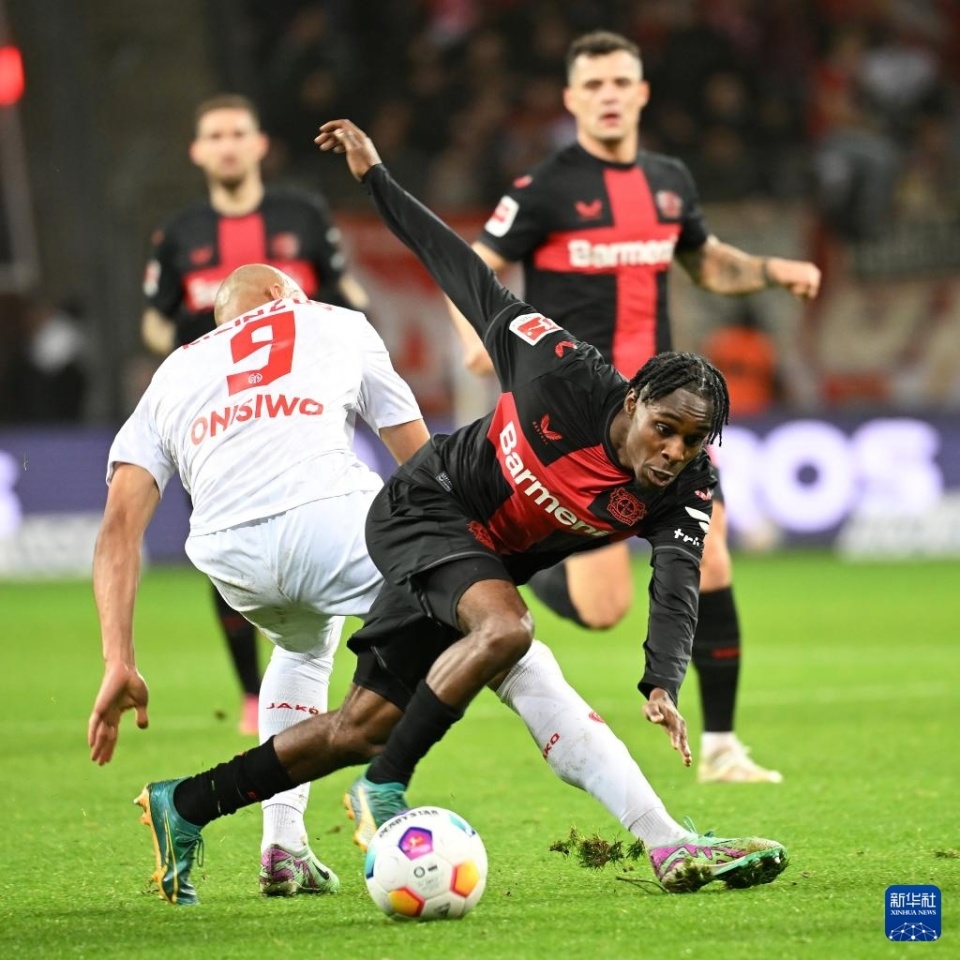 开云网页版登录入口-勒沃库森训练开放日，今晚调整名单引欢呼，德甲在即，训练强度明显提升