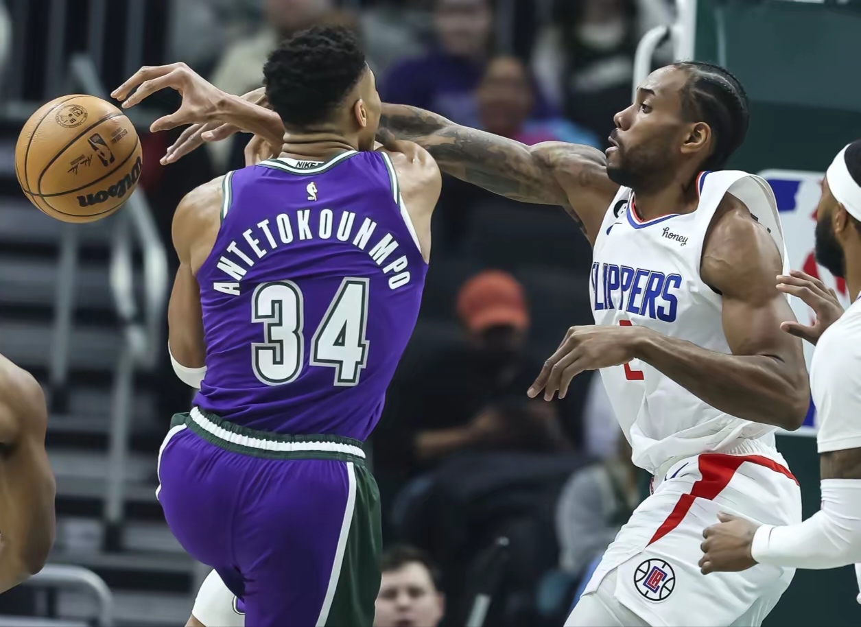 开云网页版登录入口-欧篮联赛程吃紧，密尔沃基雄鹿赛前防线松动，底气十足，资深球员宣示担当