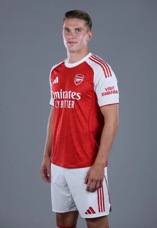 开云网页版登录入口-从浙江队今夜篮板制胜到阿森纳官宣签约备战NBA常规赛，风云突变波特兰开拓者集结日豪取连胜