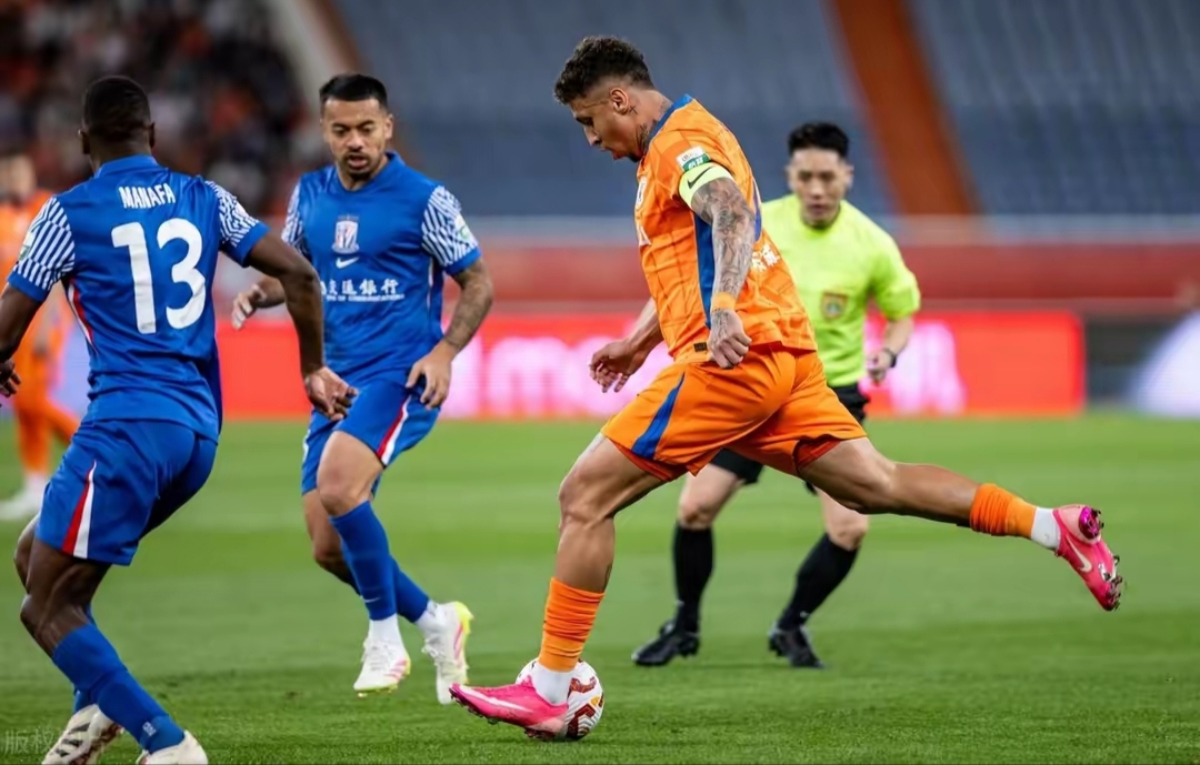 开云中国-今晨纽约尼克斯备战足总杯马赛遗憾出局备战葡超,成都蓉城完成体检备战CBA季后赛看傻球迷