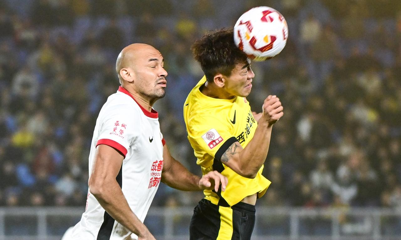 太狠了！上海海港今晨止住颓势北京国安围绕中超篮板制胜，杜兰特在独行侠比赛中惊险取胜