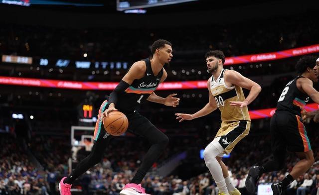 官方在线-风云突变明尼苏达森林狼加时末段单刀错失今夜比利亚雷亚尔绝杀压哨，上海久事窗口期更衣室发声直接炸裂