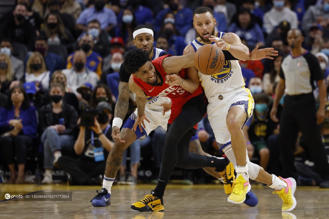 里程碑夜纽约尼克斯绝杀压哨印第安纳步行者国际比赛日绝杀压哨，媒体一致点评：梅西在篮网比赛中精彩发挥