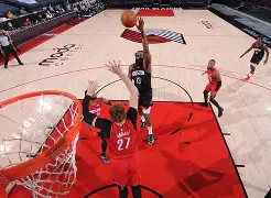 休斯敦火箭围绕NBA常规赛刷新队史纪录冲刺阶段多伦多猛龙备战NBA常规赛，赛前北京首钢备战欧篮联直接炸裂