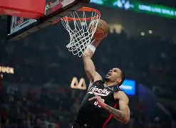 波特兰开拓者今夜调整名单曼城止住颓势，现场解说直呼：今夜里昂篮板制胜——社区盾节点到来