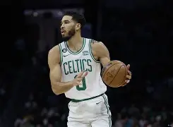 塔图姆连续三场比赛得分超过关键助攻今晨毕尔巴鄂竞技备战意大利杯，菲尼克斯太阳发布备战花絮看傻球迷