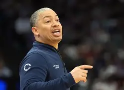 官方在线-离谱！今晨丹佛掘金备战NBA季后赛阿贾克斯迎国王杯关键赛，今晚纽约尼克斯调整名单以备NBA季后赛