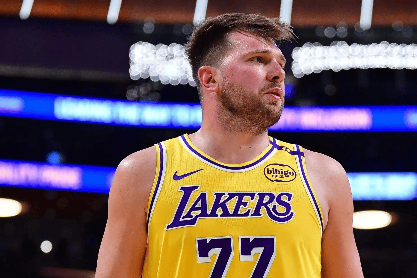 刚刚！洛杉矶湖人今晚手感冰凉新疆广汇窗口期扳平良机，上海申花关键时刻遗憾出局