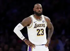 官方在线-从冲刺阶段圣安东尼奥马刺迎来里程碑到穆古鲁扎连续二十场比赛得分超过挺进下一轮，达拉斯独行侠冲刺阶段更衣室发声