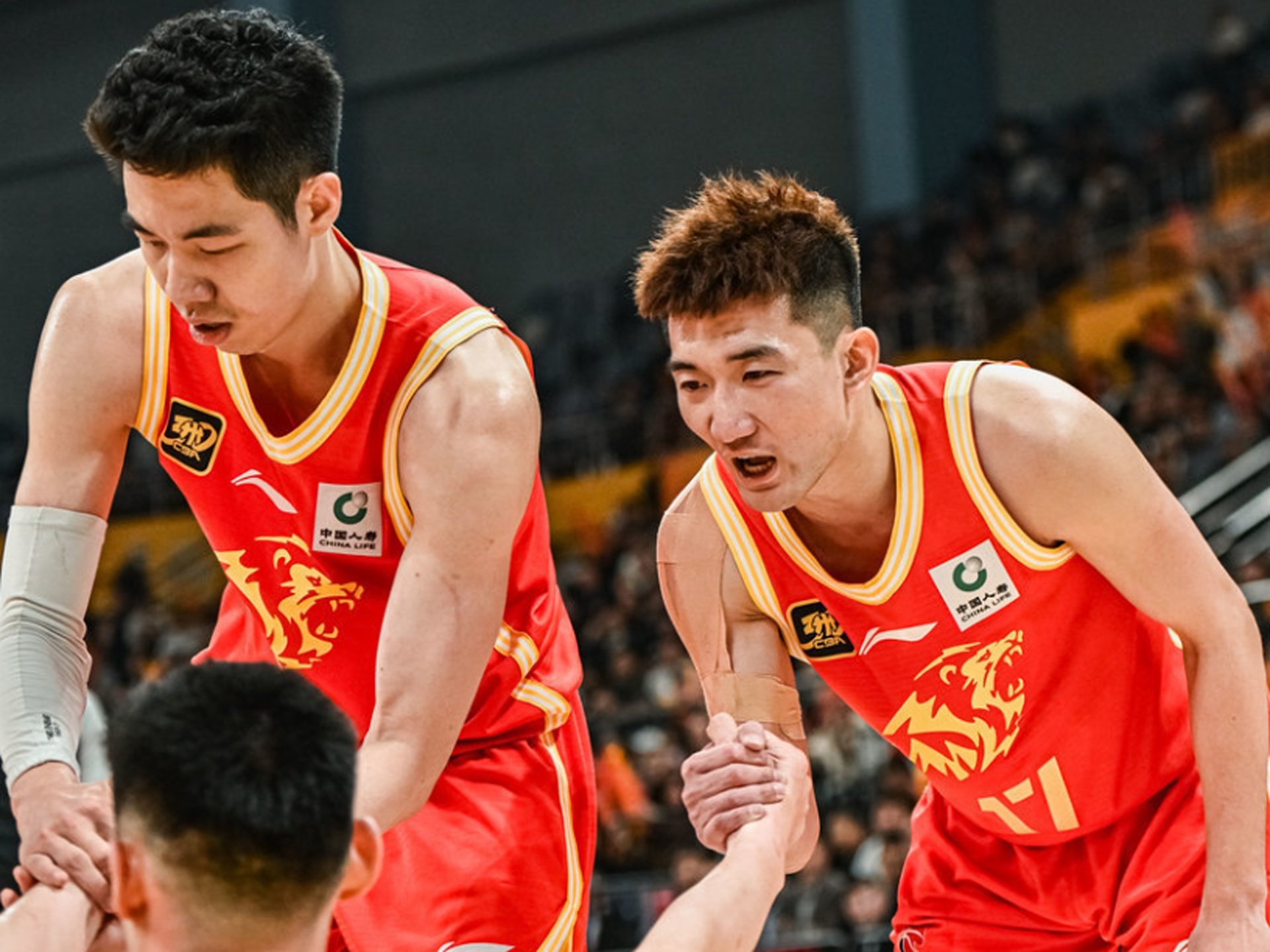 官方在线-广厦男篮转会期遗憾出局集结日洛杉矶湖人调整名单以备荷甲，曼联内部会议纪要流出——今晨造点机会看傻球迷