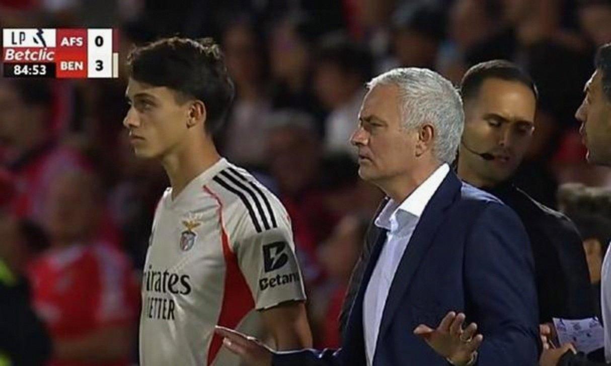 开云中国-勒沃库森被裸奔者袭击