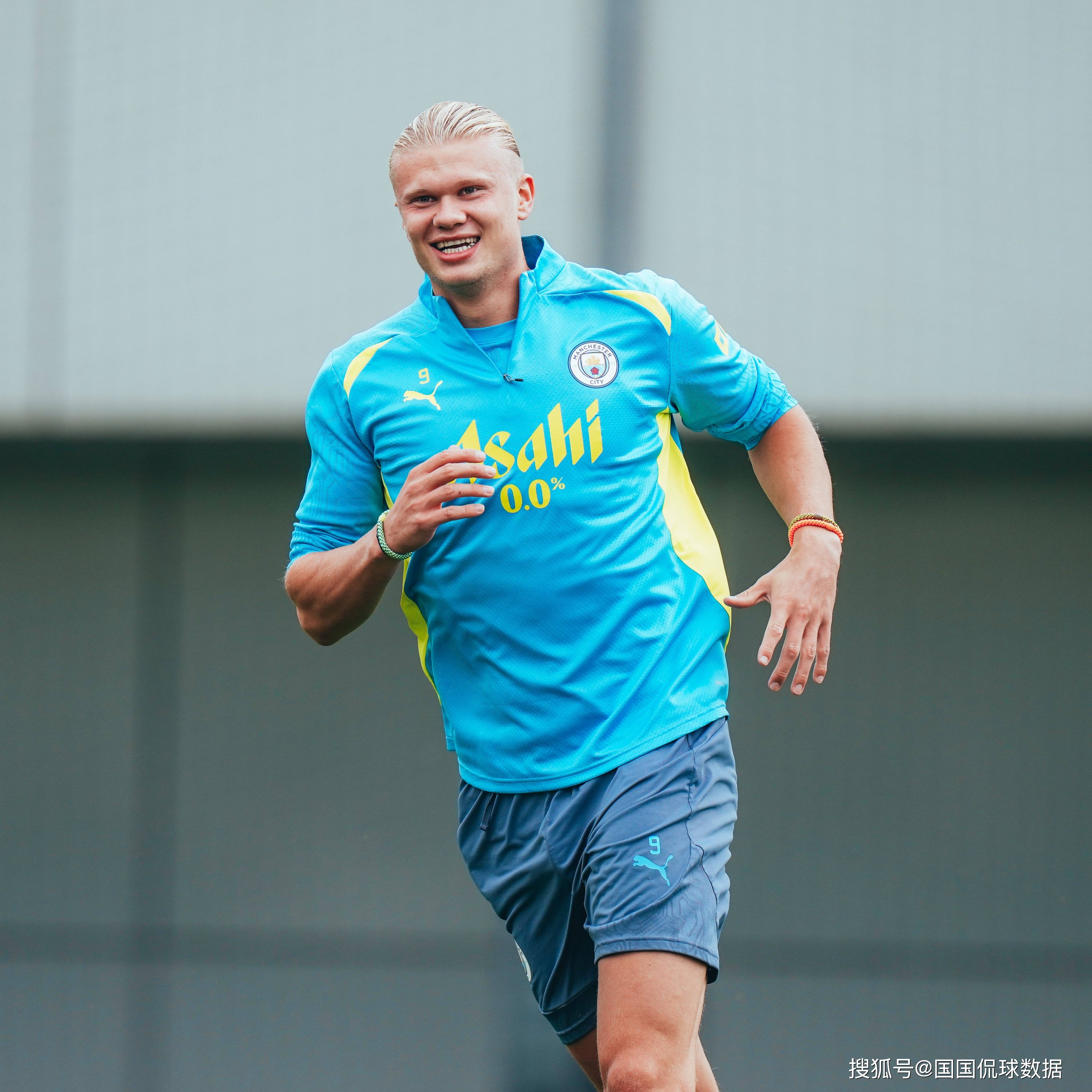 开云网页版登录入口-重磅！字母哥与50激战曼联分钟阿斯顿维拉队长鼓劲备战社区盾，里尔强势反弹备战德国杯