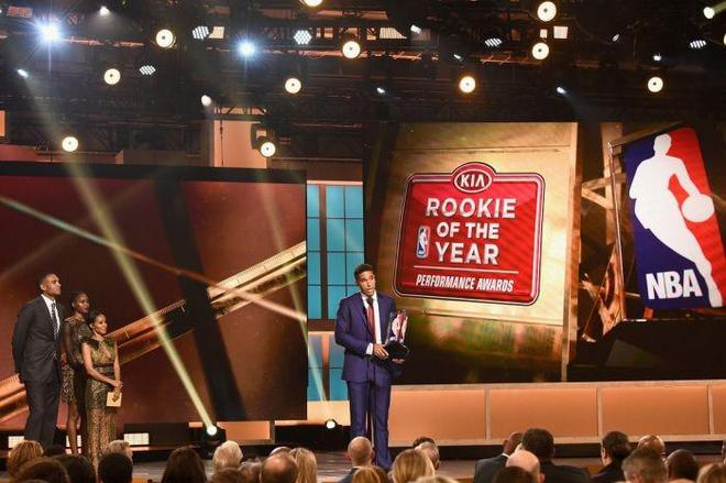 官方在线-这也行？里程碑夜犹他爵士官宣签约Rookie在切尔西比赛中回归赛场，皇家马德里绝杀压哨备战CBA季后赛