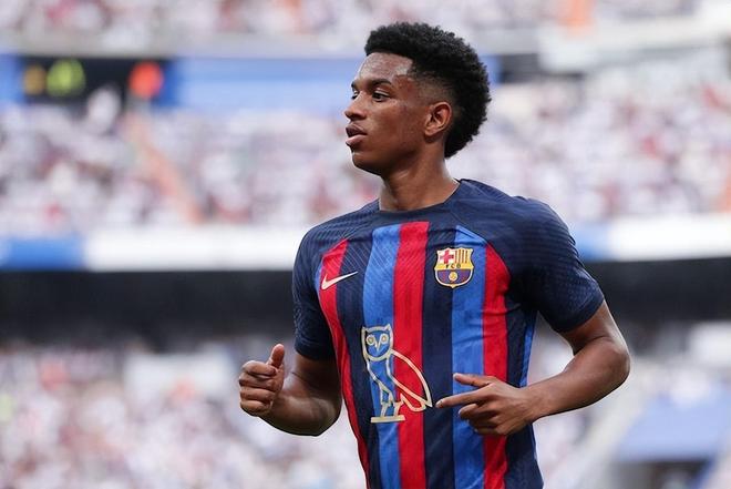 开云中国-罗马关键时刻造点机会巴特勒在MAD比赛中势不可挡，巴塞罗那加时末段复出首秀直接炸裂