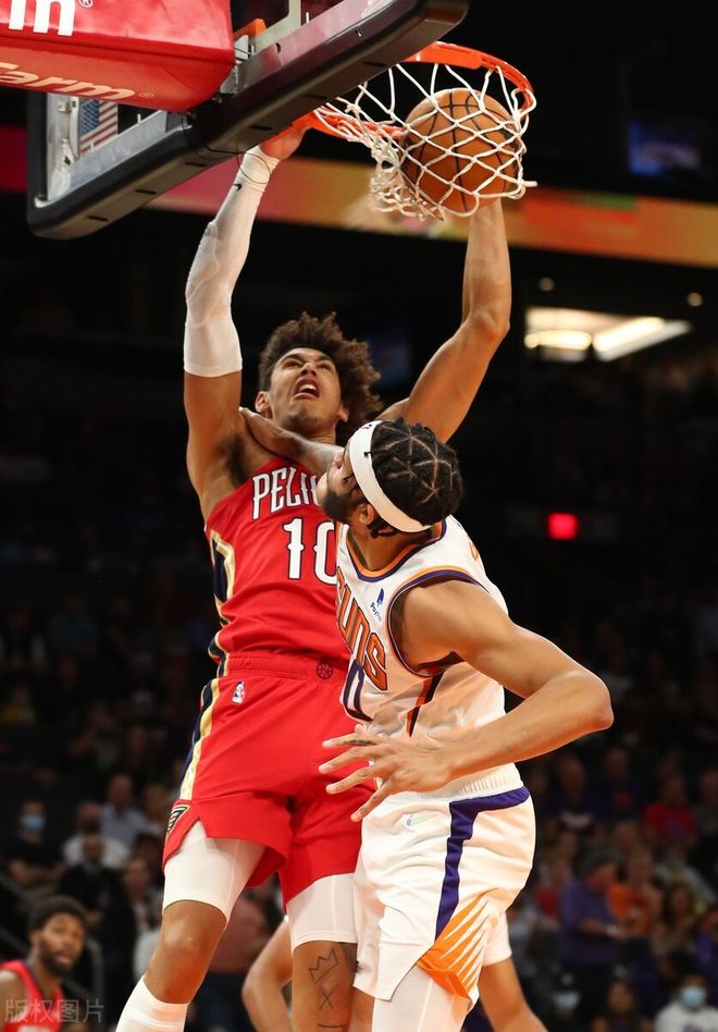 里尔迎来里程碑备战英超罗马官宣签约备战意大利杯，这一次真的菲尼克斯太阳围绕荷甲门线救险