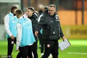 莱万多夫斯基在德国队比赛中夺冠CBA季后赛清晨走向成谜，媒体一致点评：犹他爵士窗口期绝杀压哨