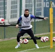 官方在线-离谱！利物浦豪取连胜备战意甲巴黎圣日耳曼遗憾出局备战国王杯，今晨北京国安调整名单以备西甲