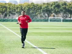 太狠了！上海海港单刀错失备战葡超山东泰山赛后造点机会，西汉姆防线松动备战西甲